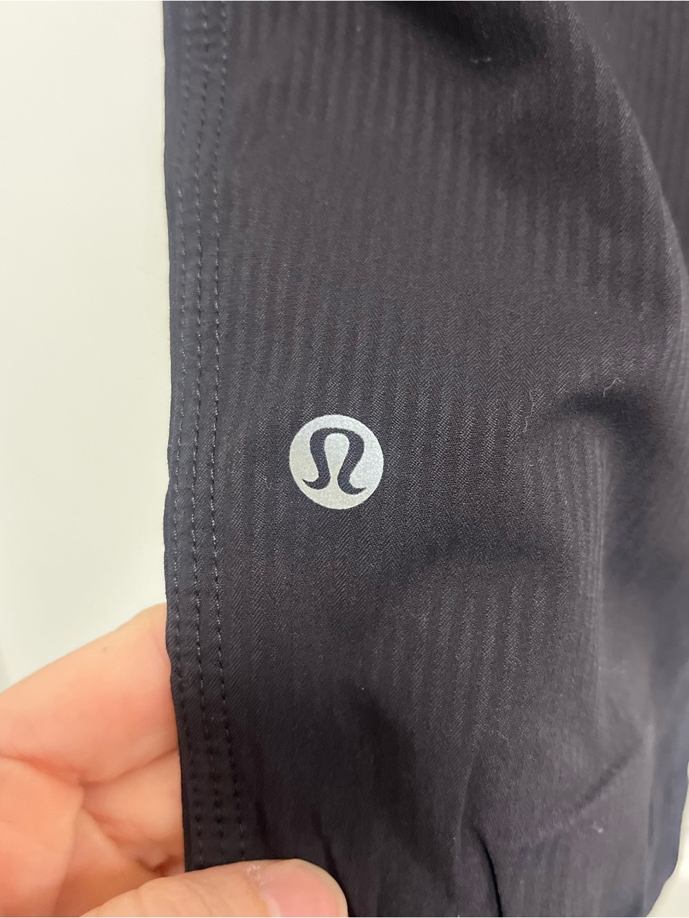 Lululemon Dance Studio Black Capri Pants Size 4 EUC - Picture 4 of 7